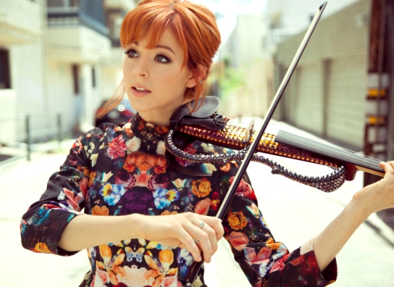 Lindsey Stirling with violin